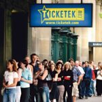 People queuing up at Ticketek in central Sydney on 17 January 2005.